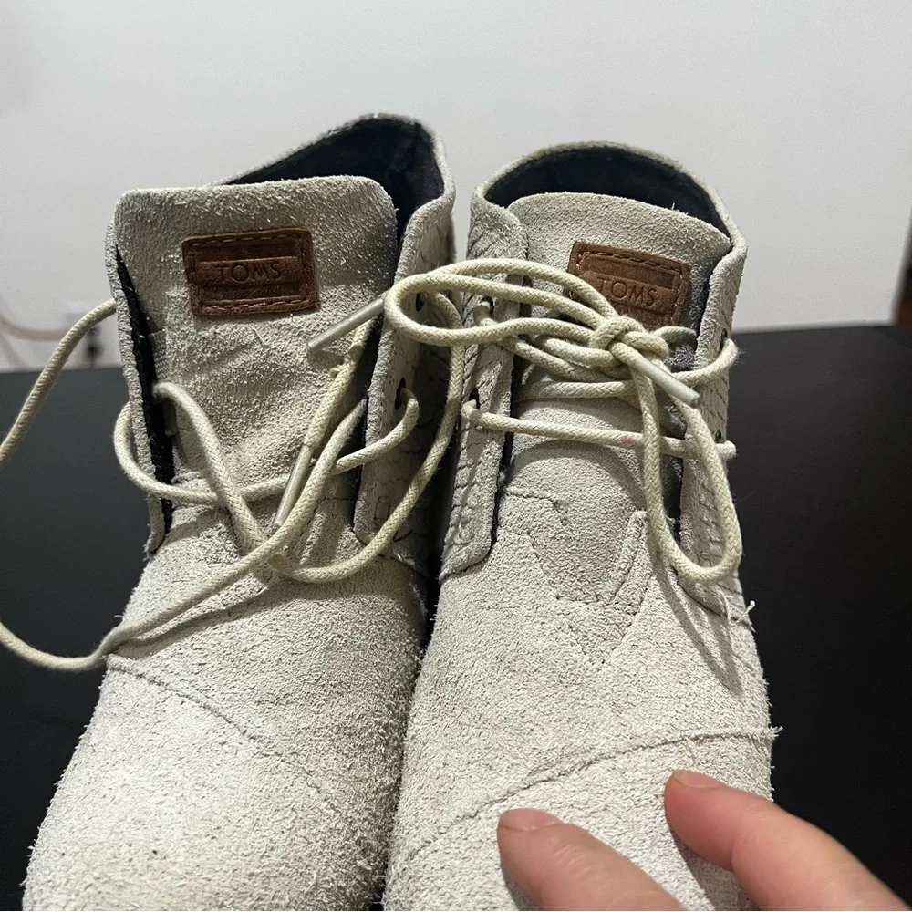 Toms Grey Suede Lace-Up Ankle Booties Women’s 7